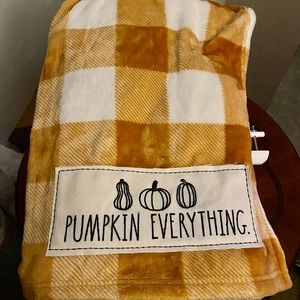 NWT Rae Dunn PUMPKIN EVERYTHING Plaid Throw/Blanket